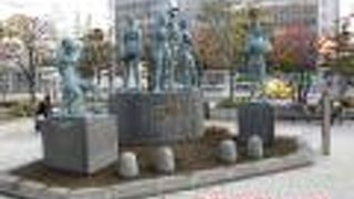 駅前広場で存在感