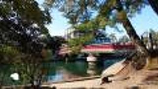 船の通行のためくるっと回る橋