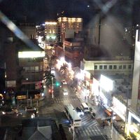 夜のむつみ橋交差点。