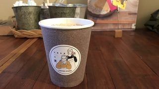 雑貨も買える素敵カフェ