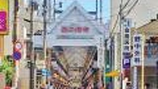 昔ながらの商店が中心