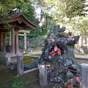 根津神社がこちらに移る前からこの地に鎮座していたそうです