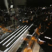 ３１階からの眺め。高松駅が見えています。