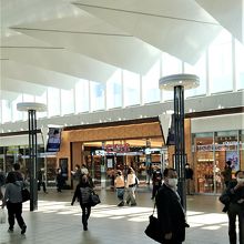 朝から人通りが多い