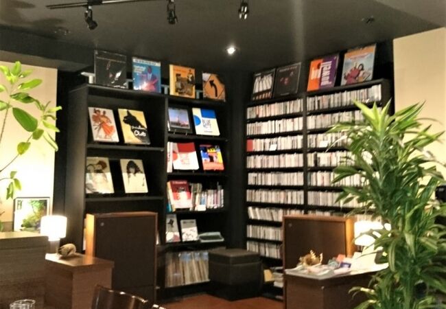 馬車道のお洒落なジャズバー