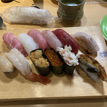 面倒だし、にぎりセットにしました。