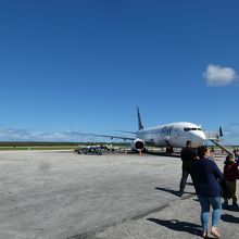 搭乗機(FJ)まで結構歩きました。じっくり飛行機撮影出来て良