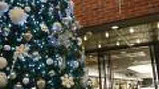 横浜駅西口の大型ショッピングビル