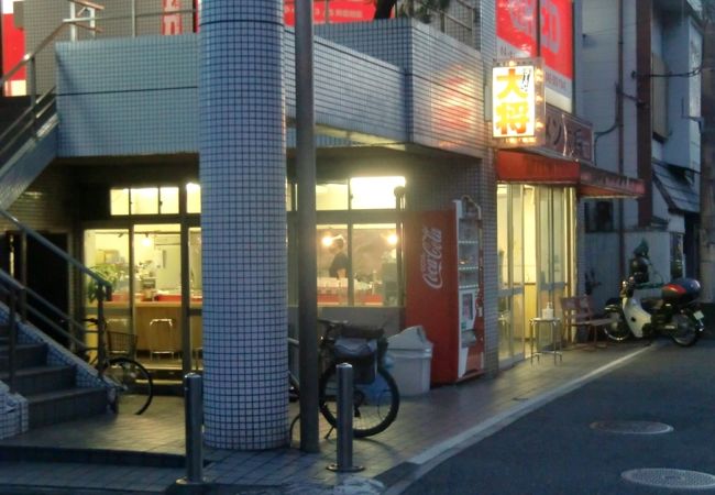 横浜市金沢区の環状4号線にある昭和なラーメン店