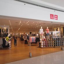ユニクロ (モールオブアジア店)
