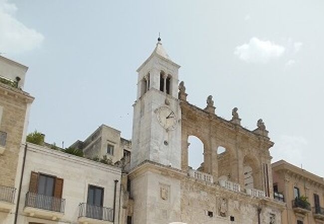 メルカンティーレ 広場