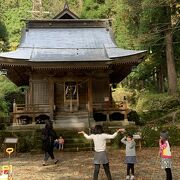 こじんまりとした神社