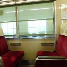 転換クロスシートで快適移動