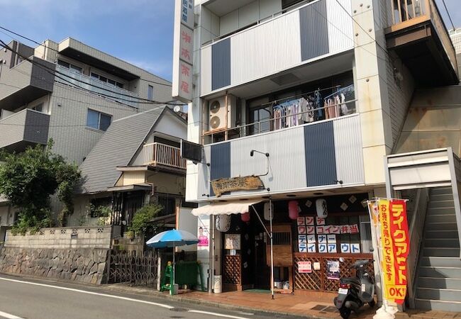 焼き鳥がおいしく、地元の食材にこだわったお店