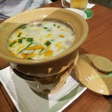 ココナッツスープにサーモンが入っていました