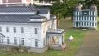 明治・大正時代に弘前市内に建っていた代表的な建物を10分の1のスケールで再現したジオラマの世界