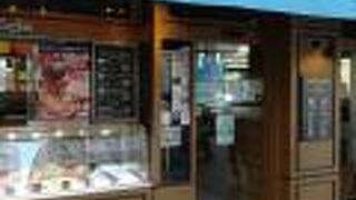 オスロコーヒーと言っているのになぜフィンランドの国旗を掲げているのか?