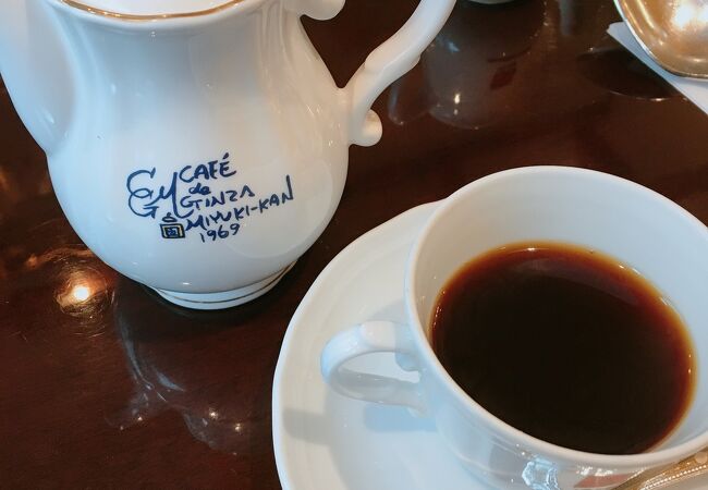 しっぽり昔ながらの銀座カフェ