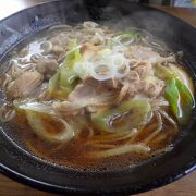 蕎麦にコシがあるのでかけそばにしても美味