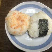 おにぎり（しゃけ、昆布）