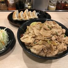 すた丼の餃子セット