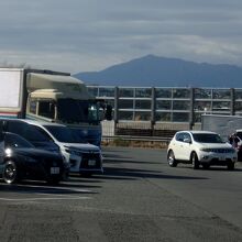 住宅地の中になってしまったが、丹沢大山などの遠景は良い。