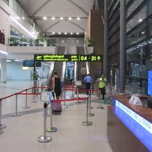 プノンペン国際空港 (PNH)