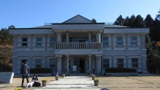 芦ノ湖と富士山が一望できる洋風建築