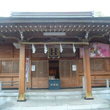 本社殿の建設時には、１７神社からの移転協力があったそうです。