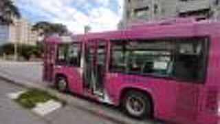 空港行きは本数が少なく、注意