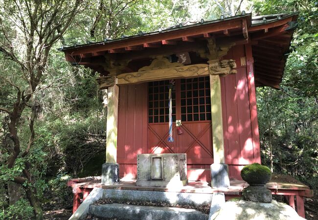 堂ヶ島温泉を開湯した夢窓国師の閑居跡