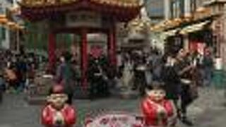 提灯が華やかです