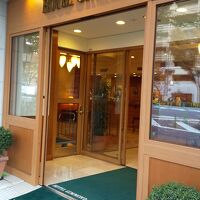 大通りに面して解りやすい玄関