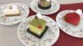 街角のおしゃれなケーキ屋さん