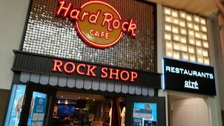 看板が目立って分かりやすいです