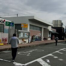 トイレとセブンイレブンのみ