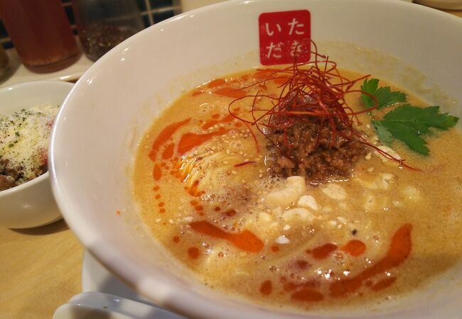 札幌で担々麺を食す。