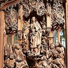 聖母マリア昇天の祭壇、十二使徒