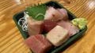 紅白満足盛り、焼きとん、牛すじ煮込みをホッピーで！