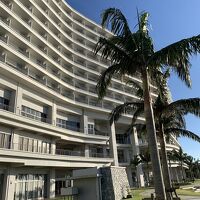 裏側からのホテル外観