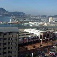 極めつけは、最上階から佐世保港方向の展望や夜景