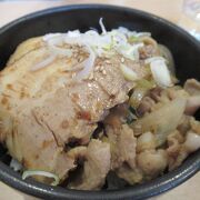 肉丼で有名