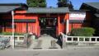 渡月橋の北詰近くにあります