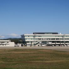 能登空港のターミナルビル