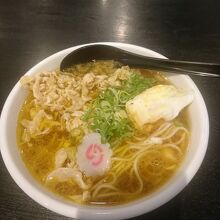 鶏スープの塩ラーメン