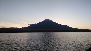 富士山に近い湖