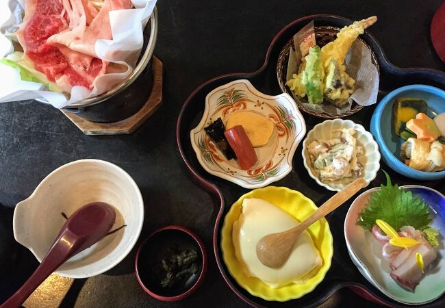 西明寺近くで昼食　おぼろ豆腐