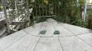 手すりが低いです。