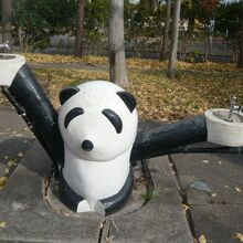 大荒田交通公園の中には、パンダを模した水飲み場もあります。