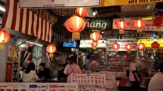 高架下のタイ屋台